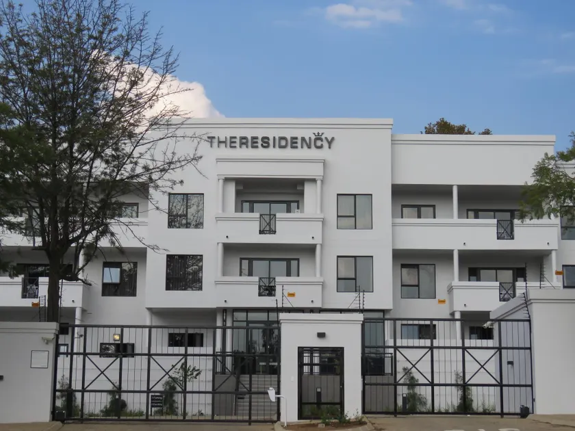 Mint Hotel Sandhurst - Image 1