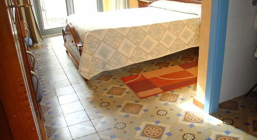 Hostal Adarnius - Image 1