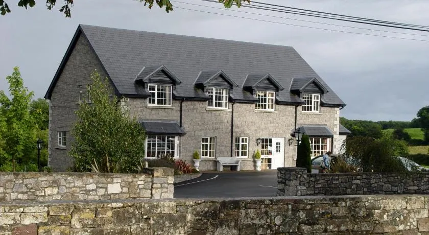 Michaeleen's Manor B&B - Image 1
