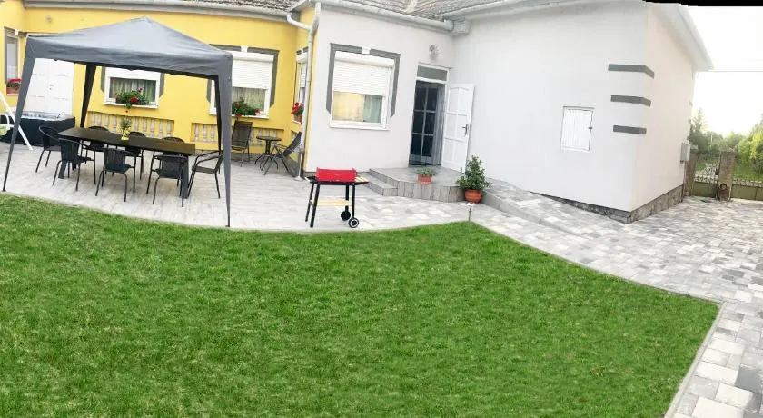 Viktor Apartmanház - Image 1