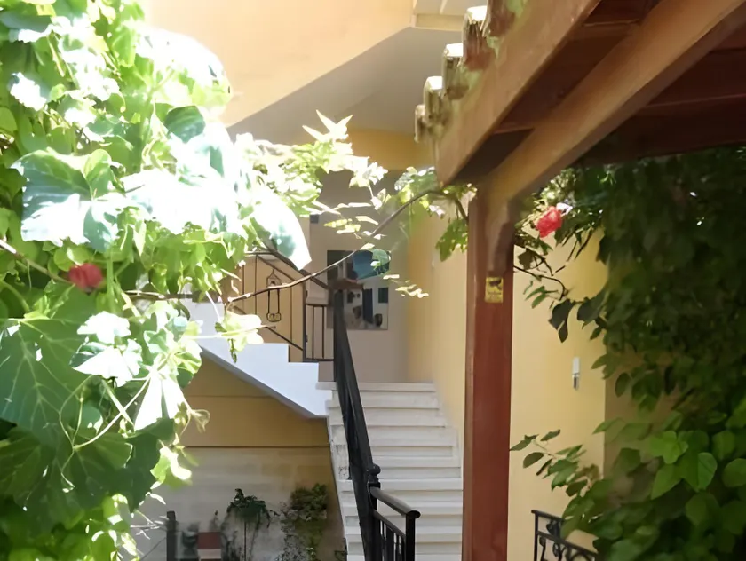 Panklitos Tourist Apartments - Image 1