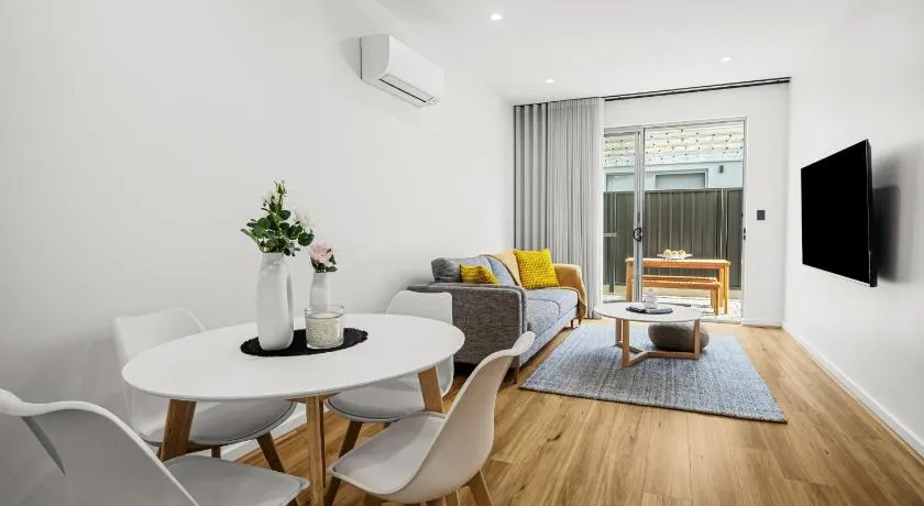 Chic Flinders Park Getaway - Image 1