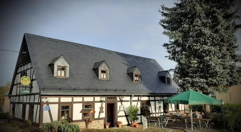 Wirtschaft & Pension Zum Huthaus - Image 1