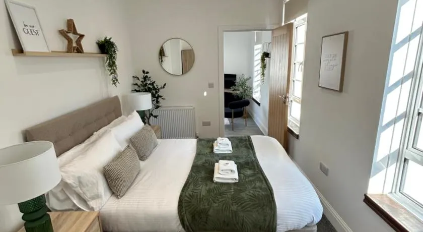 Apartment - Poole High Street - Image 1