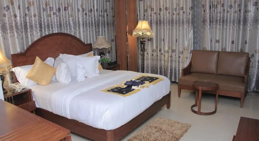 Zimbo Golden Hotel - Image 1