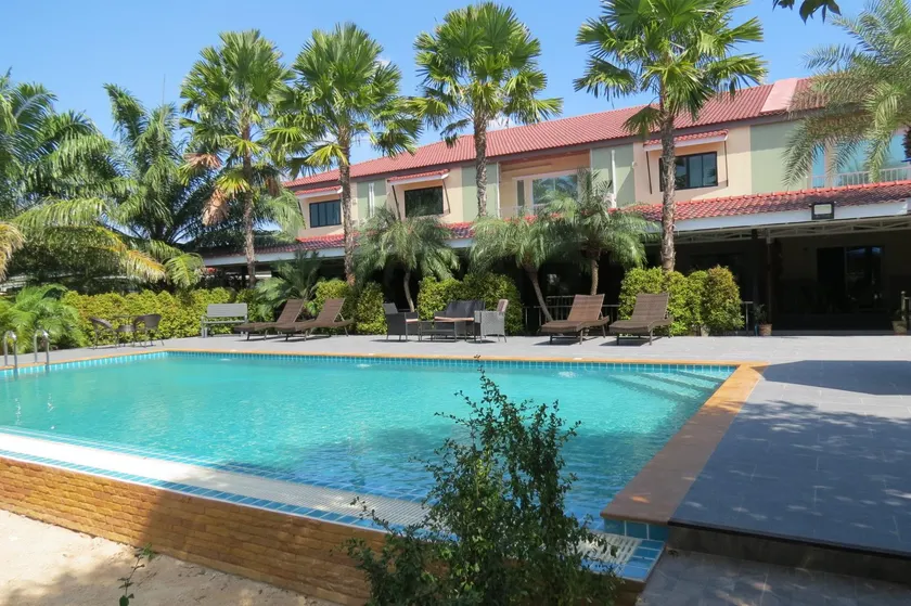 Baan Bee Residence - Image 1