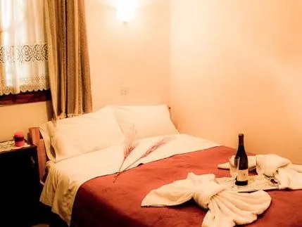 Menelaos Apartments - Image 1
