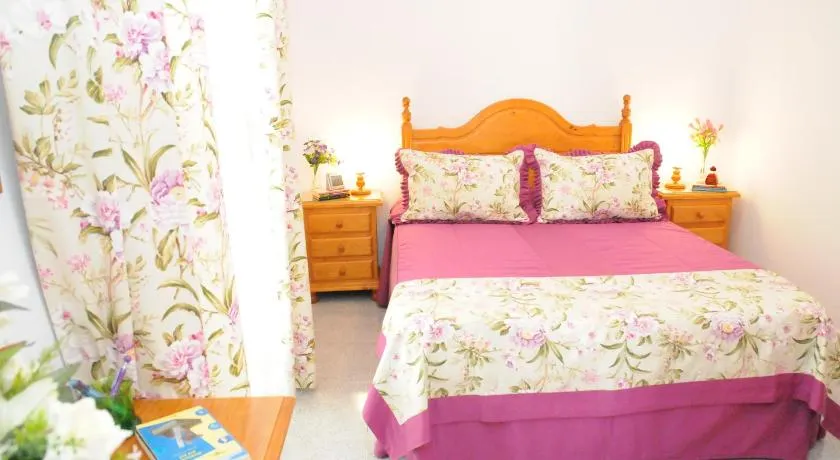 EmyCanarias Holiday Homes Vecindario - Image 1
