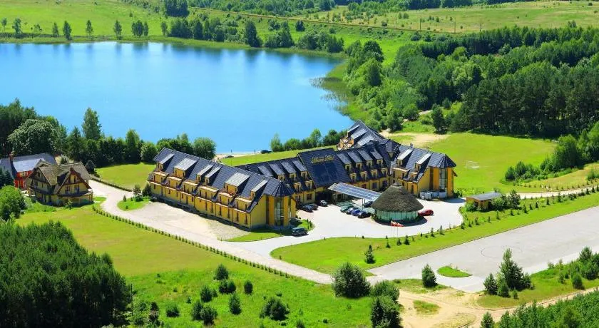 Manor Hotel - Image 1