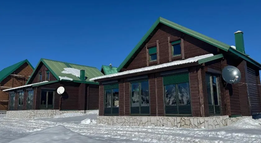 Mountain houses Milovanovic - Image 1