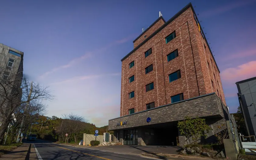 Hotel Petit Gimpo - Image 1