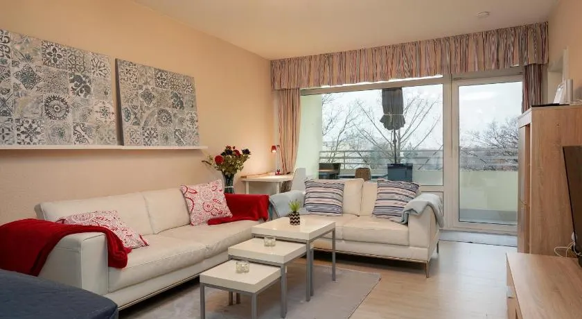 Gemütliche 2-Zi-Whg mit Balkon im Süden von HD - Image 1