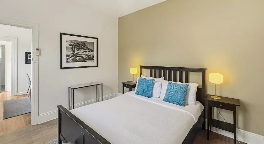 Charming 1 bedroom, park adjacent. city 5 minutes - Image 1