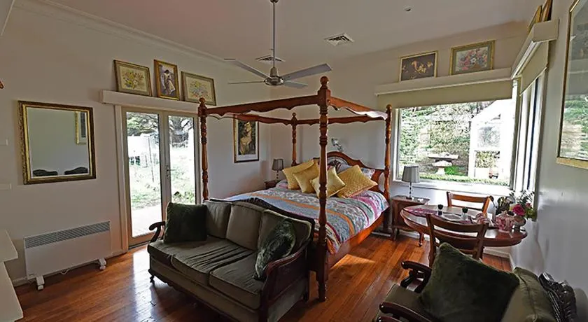 Galahad's Animal Sanctuary B&B - Image 1
