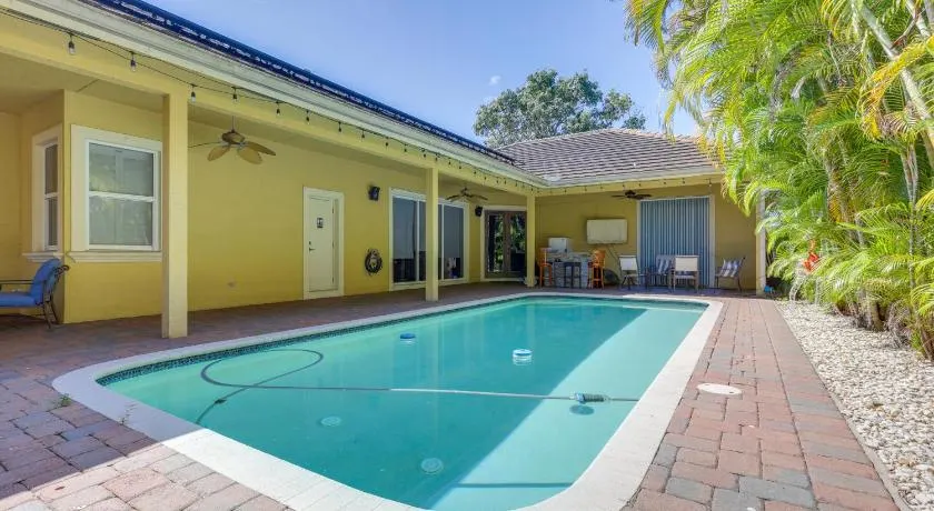 5 Mi to Jupiter Beach Park: Poolside Oasis! - Image 1