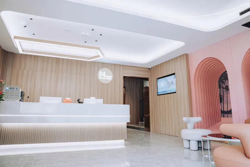 Mofan Hotel (Longyandong Station) - Image 1