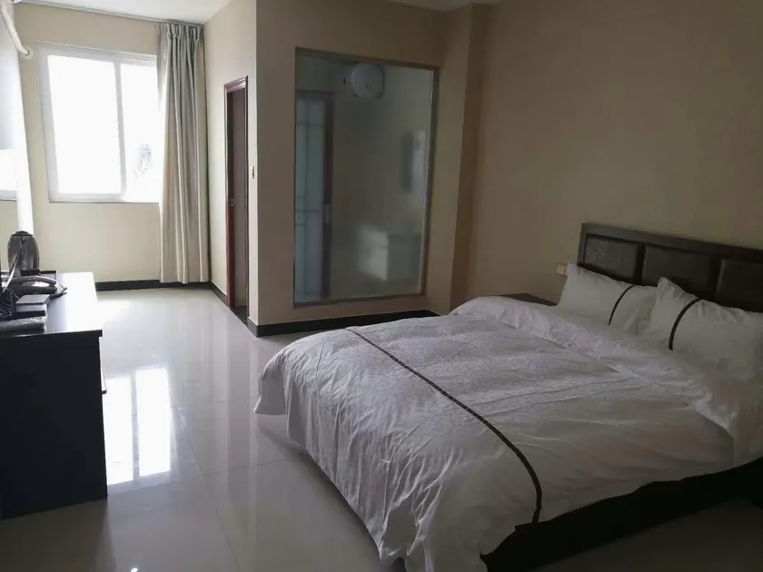 County Gong Hotel - Image 1