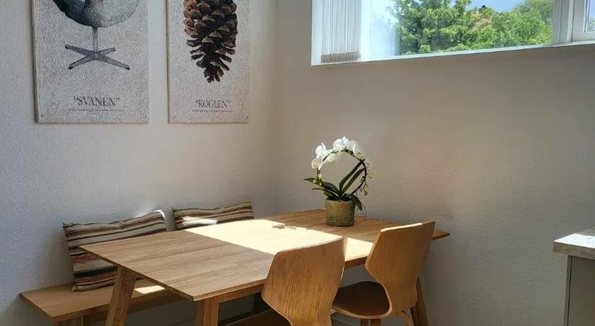 Modern & Homely Apartment - Free Parking - Image 1