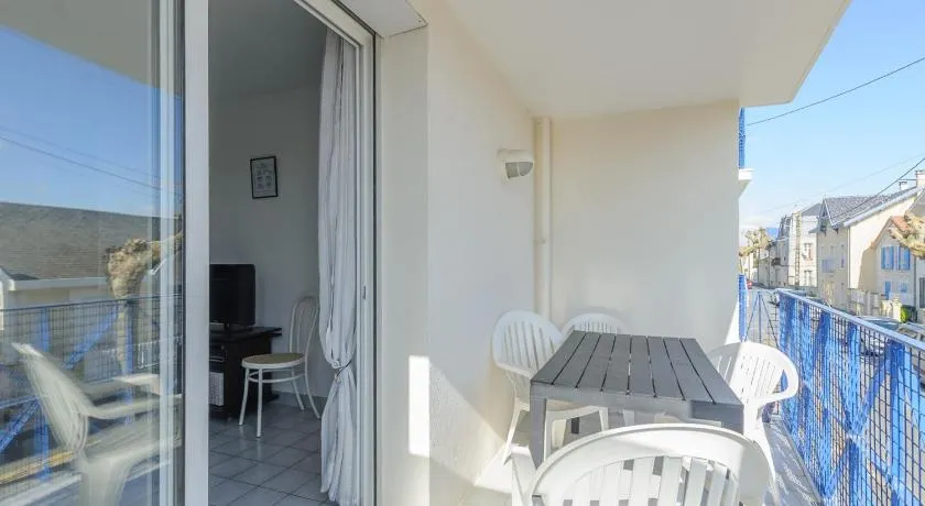 Appartement T2 à 50m de la Plage, Balcon, Wifi, Tout Confort, 4 Pers, Châtelaillon-Plage - FR-1-258-189 - Image 1