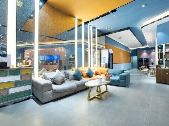 Qingfeng Bailu Hotel (Zhengzhou Erqi Wanda Plaza) - Image 1