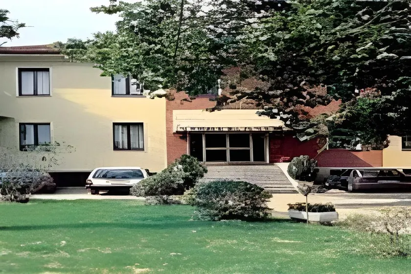 Hotel Garden - Image 1