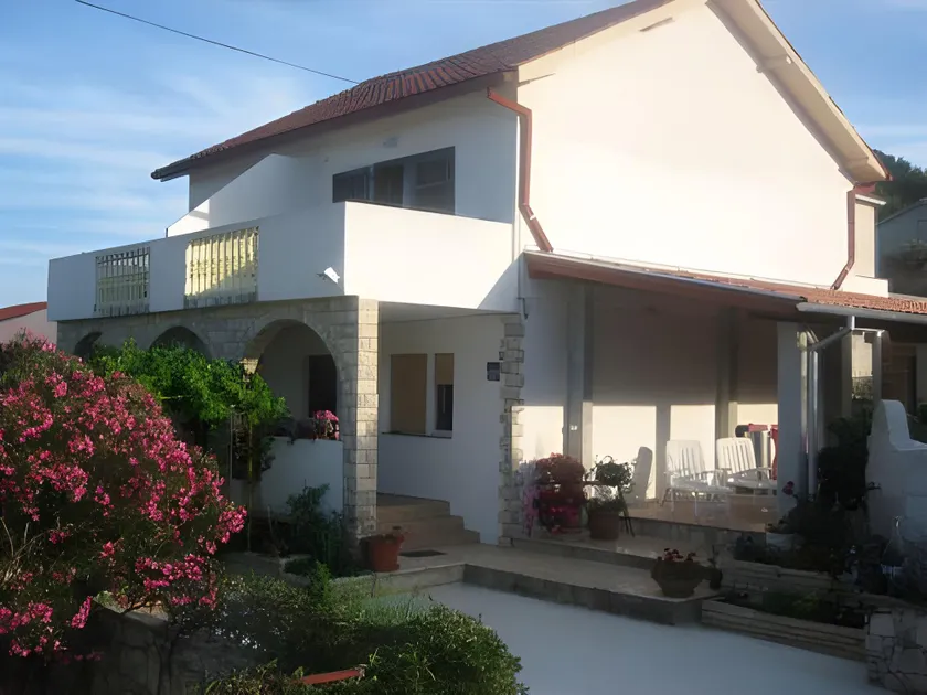 Apartments Mais Tisno - Image 1