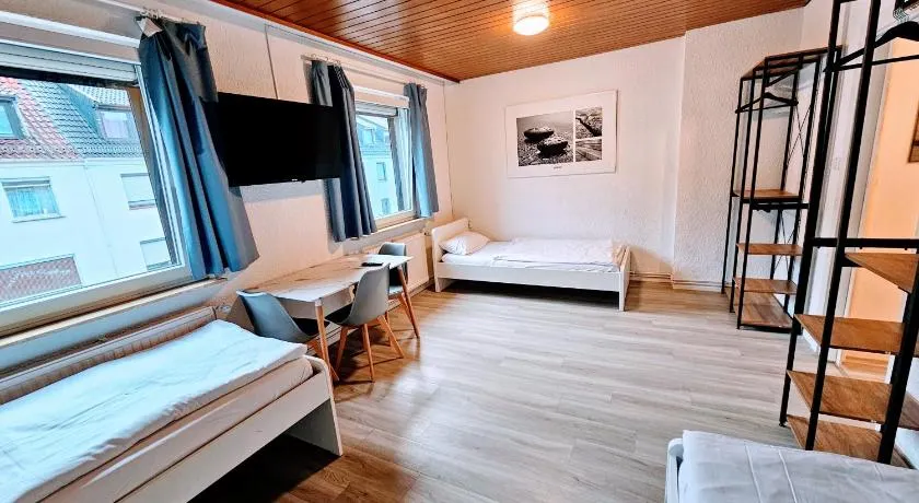 Monteurhaus mit zwei Wohnungen in Bremen-Mitte, Parkplatz & WLAN - Image 1