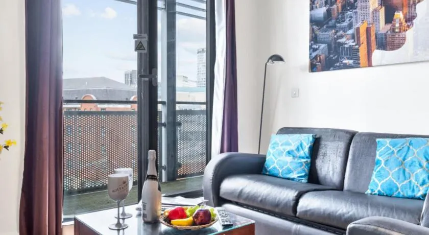 Stylish Arcadian Apartment - Private Parking - Balcony 49Arc - Image 1
