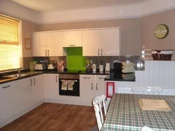 Claremont House Holiday Apartments - Image 1