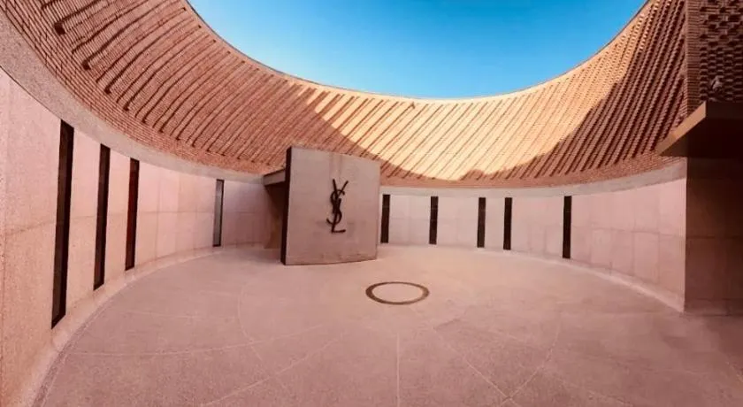 Air Conditioned Appartment across YSL Museum - Image 1
