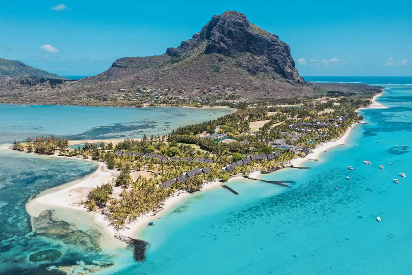 Paradis Beachcomber Golf Resort & Spa - Image 1