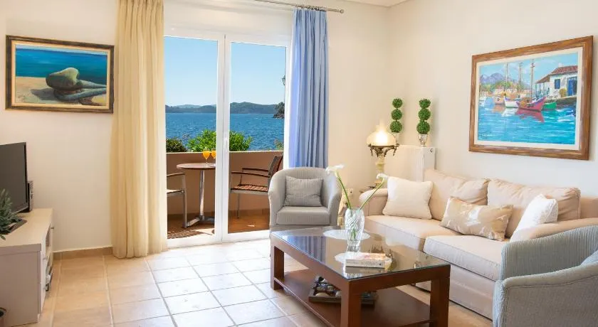 Thalassa Apartments - Image 1