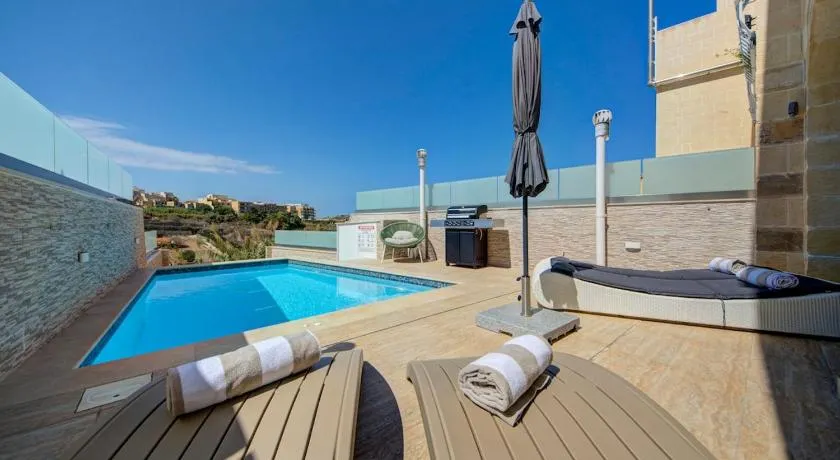 Lux Oakville - Private Pool - BBQ Area - Games Room - Valley Views - Image 1