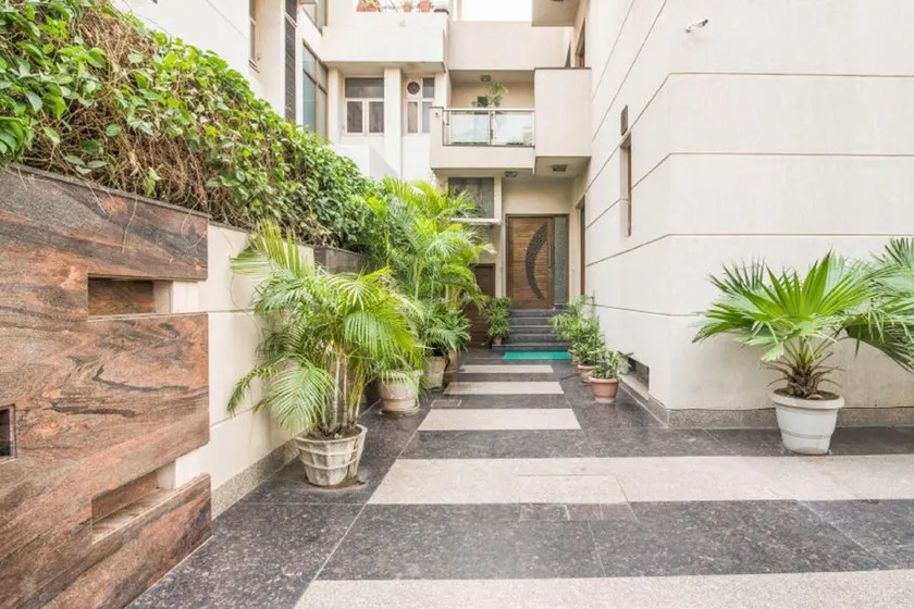 Hotel Ideal vadodara - Image 1