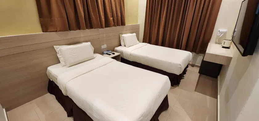 Eighteen Guesthouse - Image 1