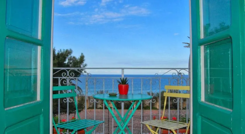 Le Luminarie - Creative Residence - Image 1