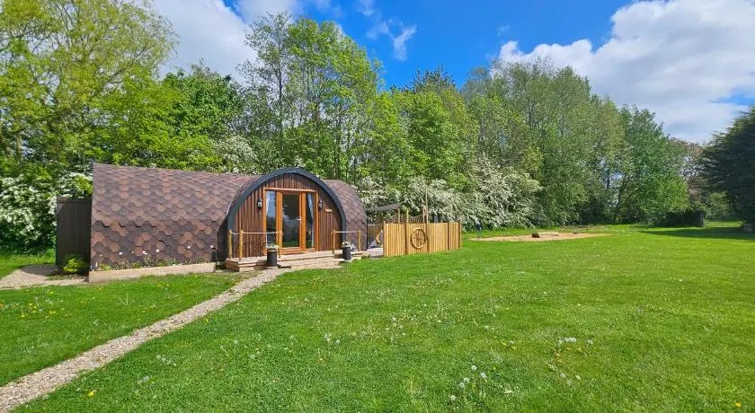 Luxury Bell tent Glamping near Yorkshire Wolds - Image 1