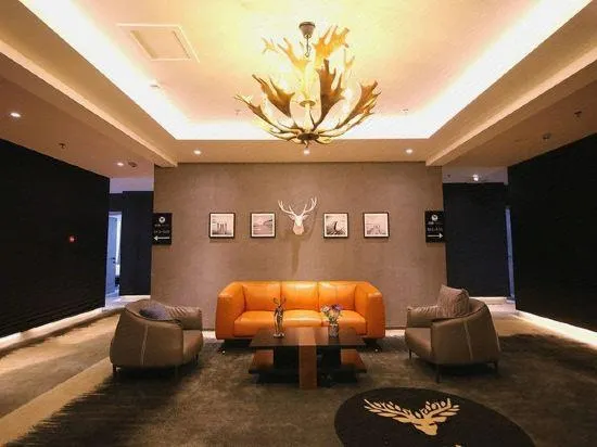Jiujuke Business Hotel (Urumqi High Speed Railway Station) - Image 1