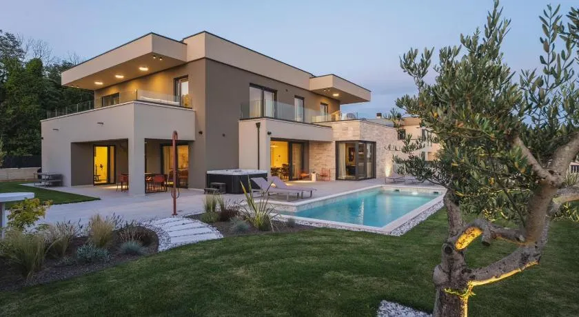 Luxury Villa Limes - Image 1