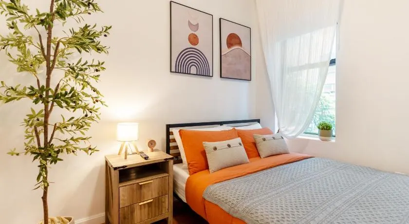 Aura Style 3BD Suite at Times Square Manhattan - Image 1