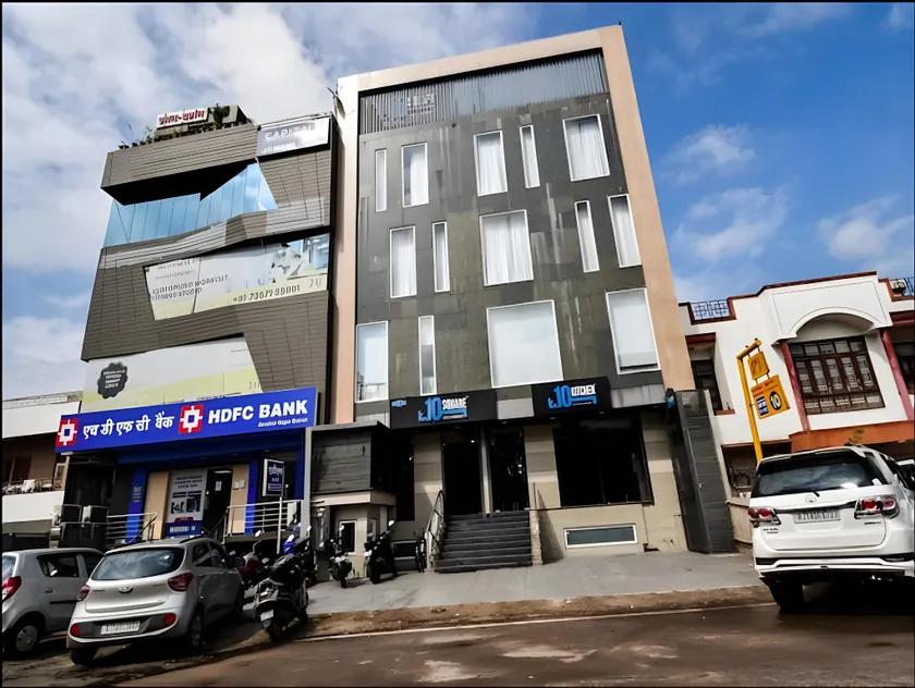 Ka10 SQUARE HOTEL & BANQUETS - Image 1