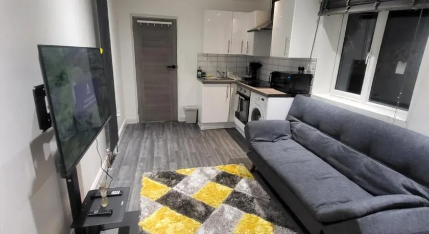 Fuzzys place - Image 1