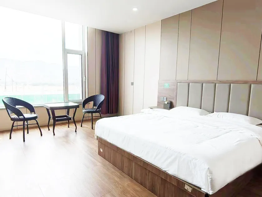 Xinyuan Hotel (Dawu Airport Branch) - Image 1