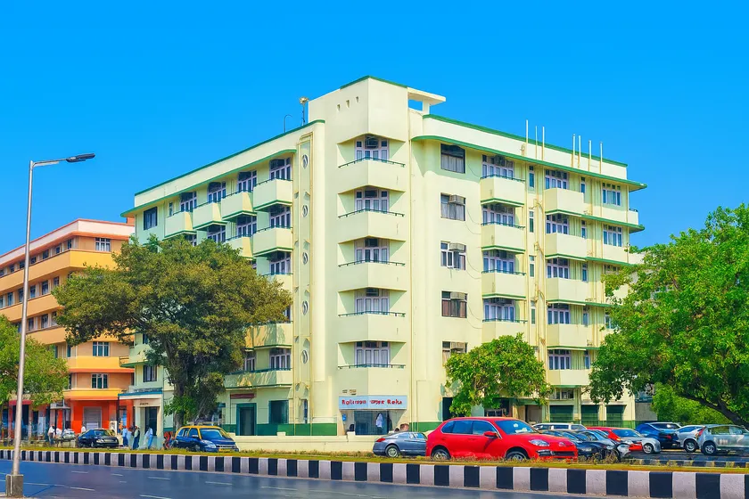 Sea Green Hotel - Image 1