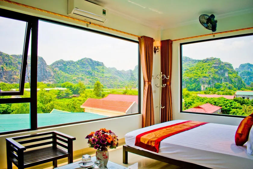 Trang An Mountain View Homestay - Image 1