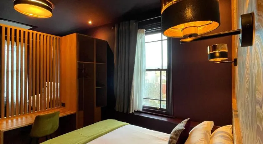 Lough Rooms at The Artisan - Image 1