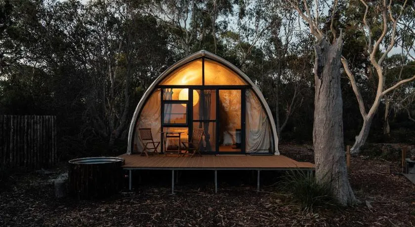 Numie Wattle Cocoon with Hot Tub Waterfront - Image 1