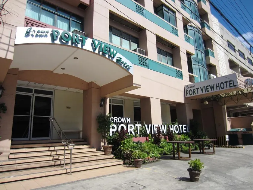 Crown Port View Hotel - Image 1