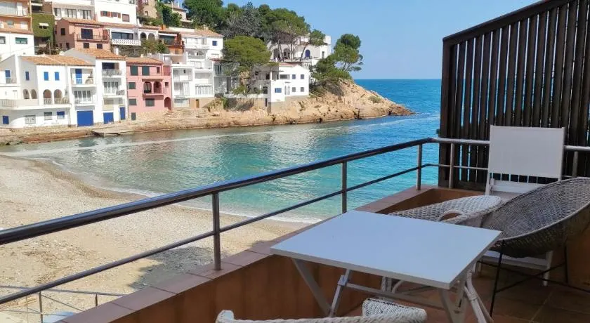 SATUNA BEACH CASA - Image 1