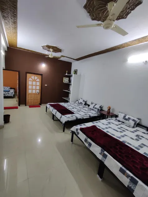 Krishnaalay Guest House - Image 1